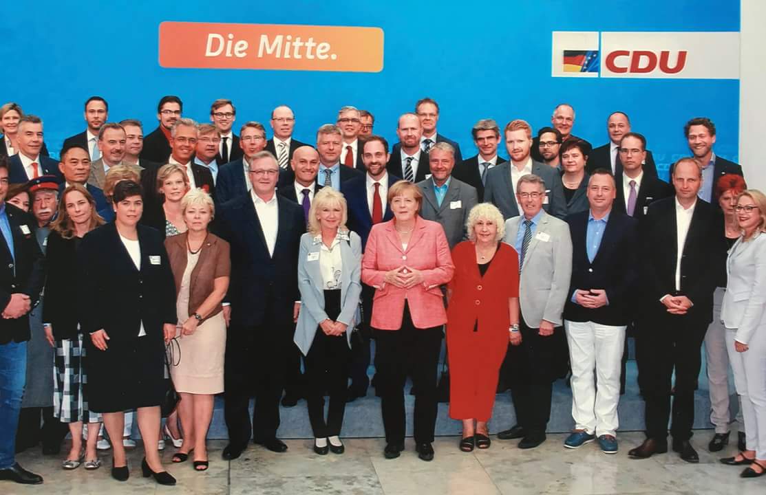 Kanzlerin Angela Merkel mit CDU-Politikern und Wirtschaftsvertretern aus Tempelhof-Schneberg. Rechts neben Merkel: Elke und Siegbert Franke von 'Glck & Franke'.
